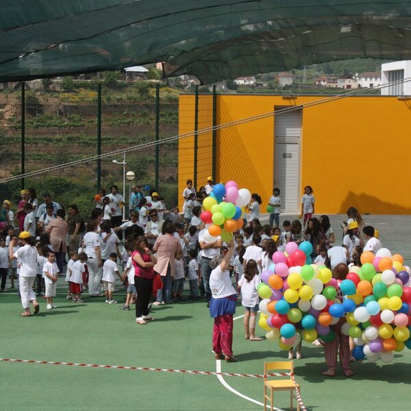 Educação (68)