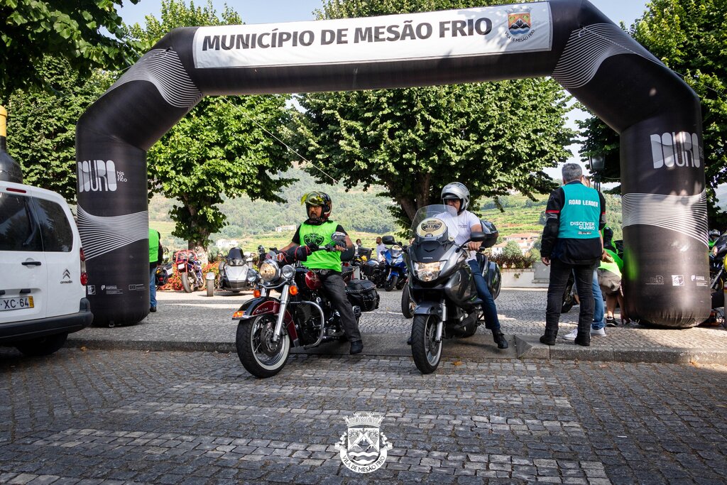 4H8A2999