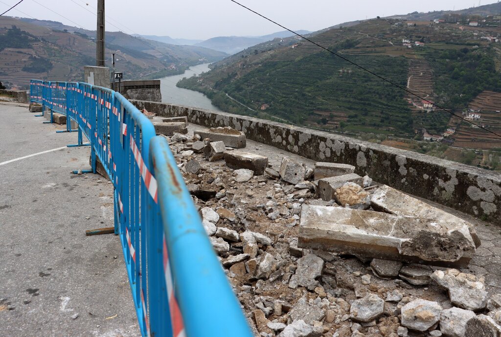 Obras de recuperação do Miradouro do Imaginário