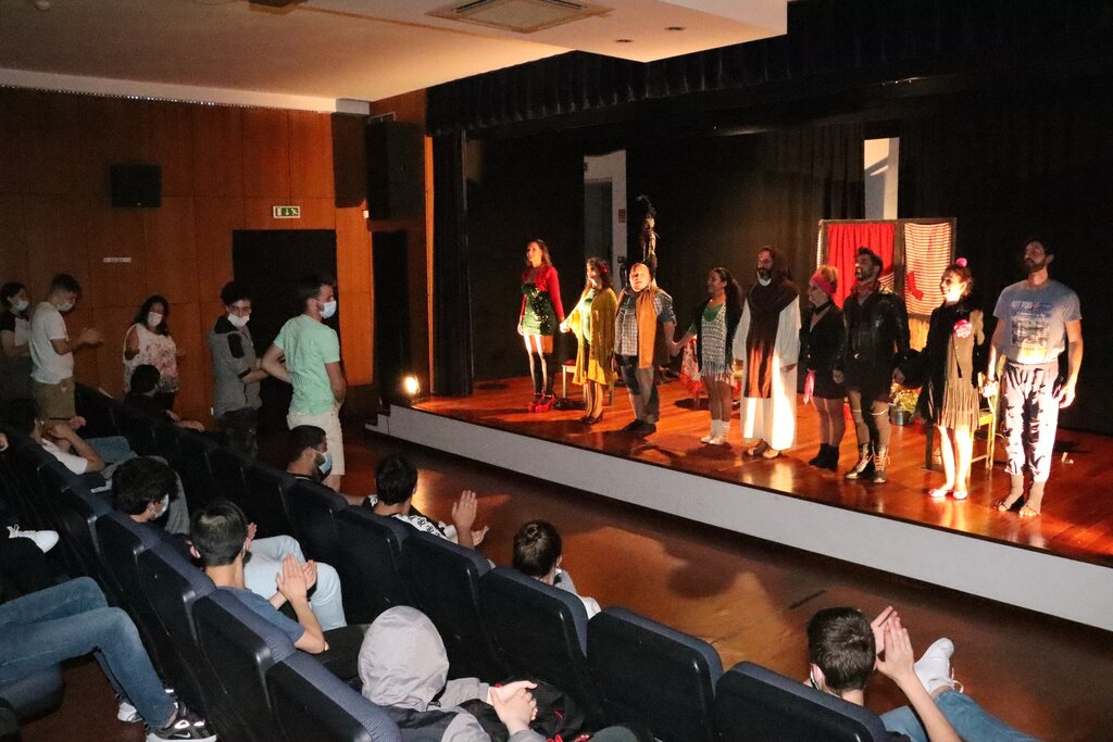 Alunos de Mesão Frio receberam ciclo de Teatro Vicentino