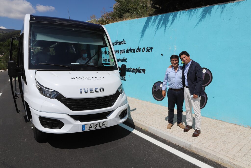 Câmara de Mesão Frio adquiriu novo autocarro