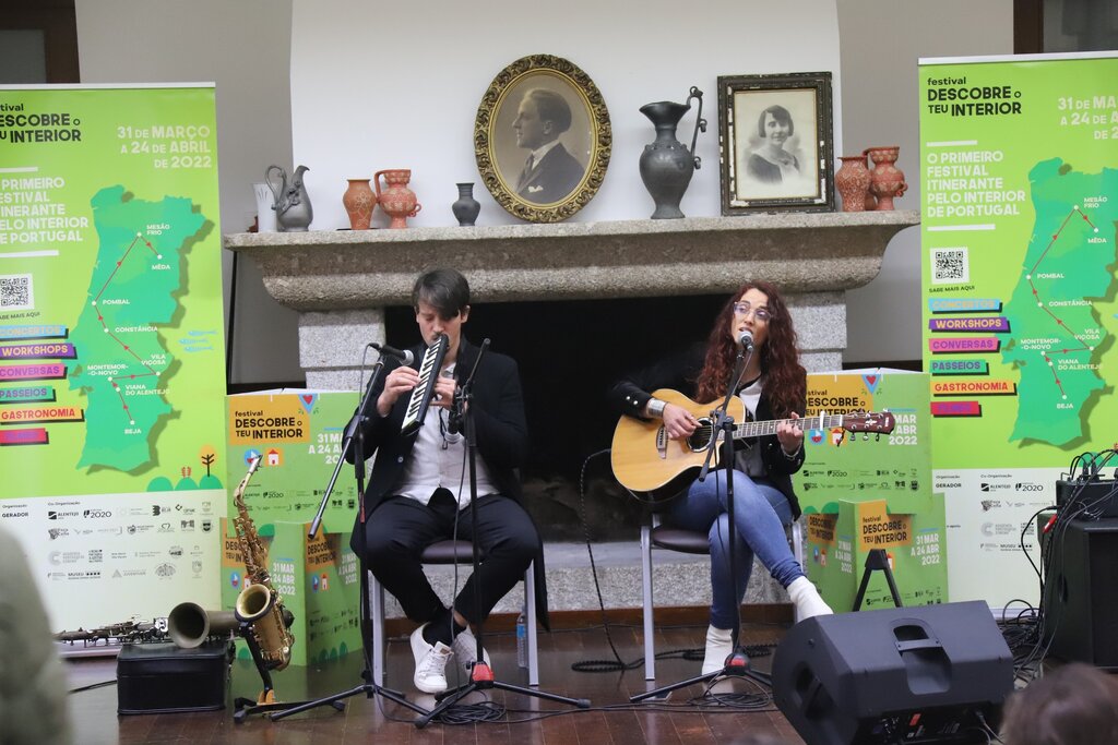 Anaísa atuou na Casa do Povo de Barqueiros durante o festival «Descobre o Teu Interior