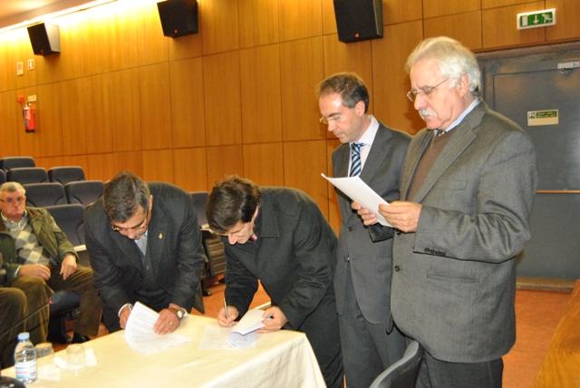 Câmara Municipal, a Santa Casa da Misericórdia de Mesão Frio e Segurança Social assinaram protoco...