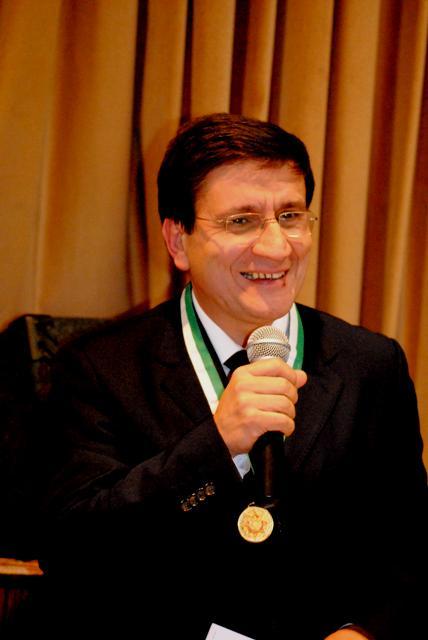 Alberto Pereira distinguido com Medalha de Mérito, Grau Ouro pela Federação dos Bombeiros do Dist...