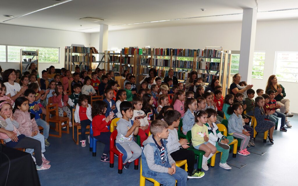 Teatro «Os músicos da aldeia» animou crianças do Centro Escolar