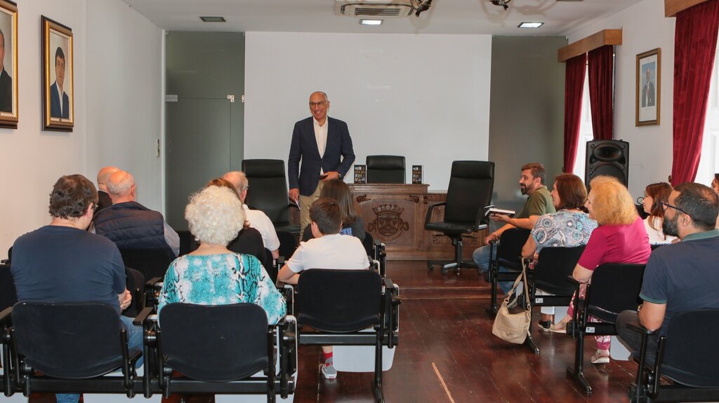 Ainda pode visitar a ‘Mostra do Livro’ no Claustro