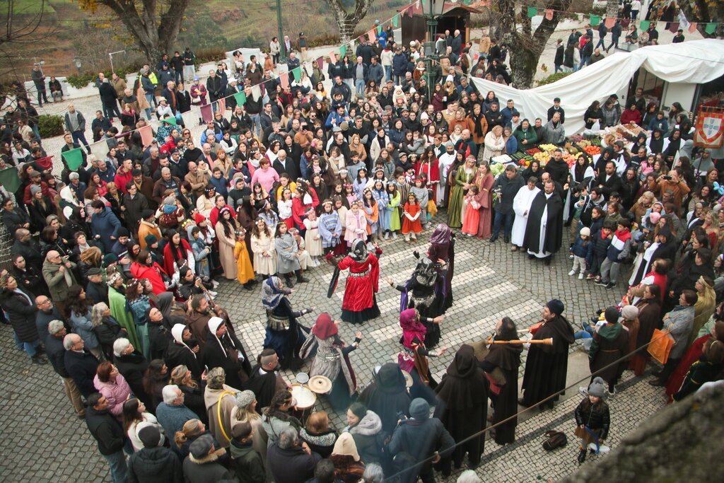 Cortejo Medieval enche ruas de Mesão Frio