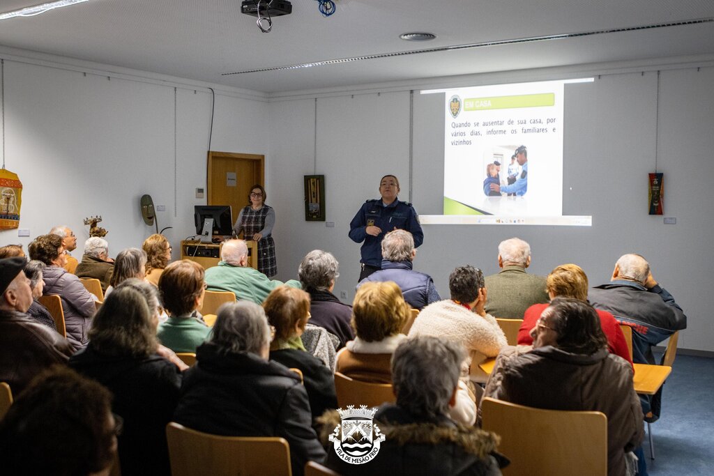 Biblioteca Municipal acolhe workshop 'Idosos em Segurança'