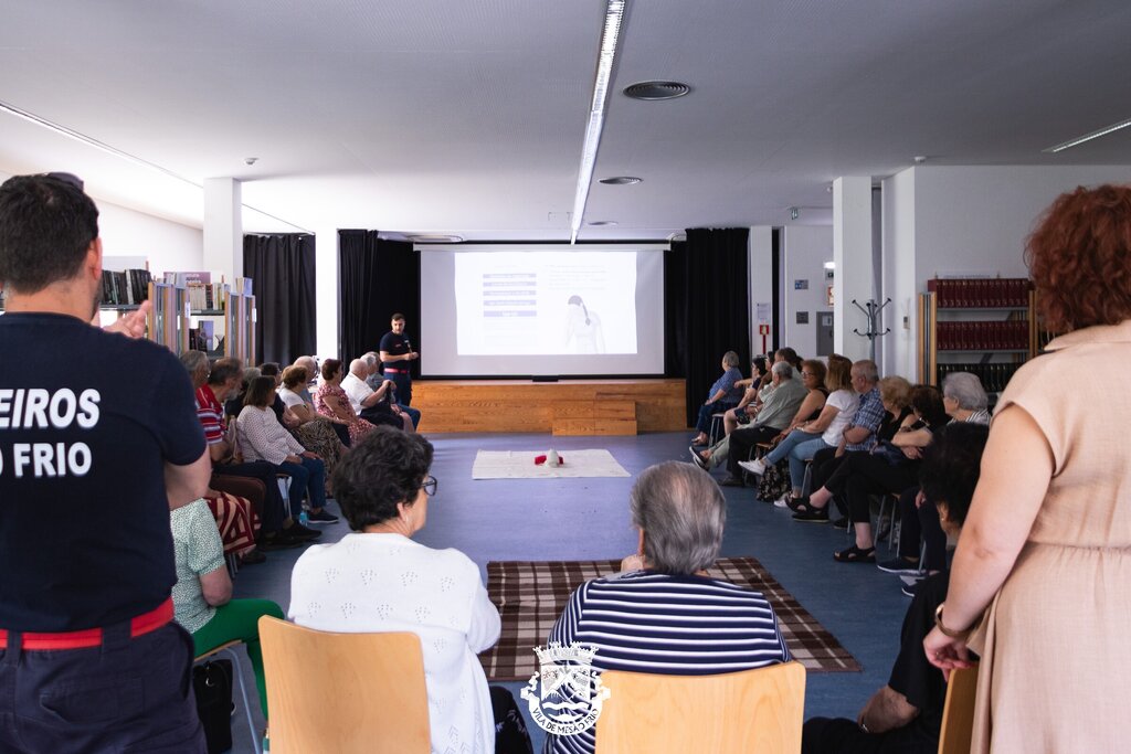 Ateliers (Re)viver assistem a Formação Sobre Suporte Básico de Vida