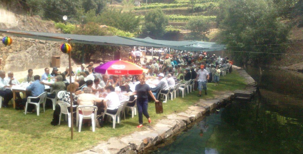 Jovens em Idade Sénior festejam o S. João