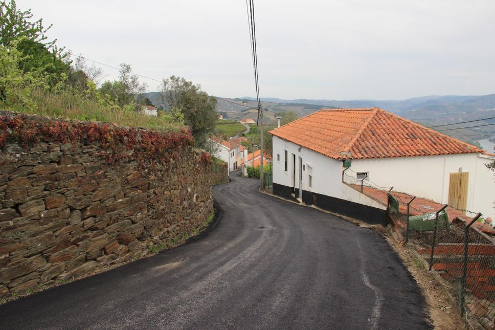 Alcatroamento da estrada de Brunhais