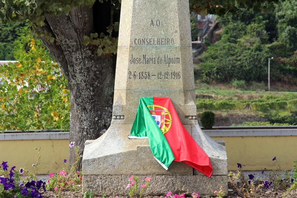 Município assinalou centenário das mortes de jornalista e pintor