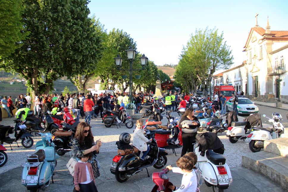 Concentração de cerca de 400 vespas em Mesão Frio