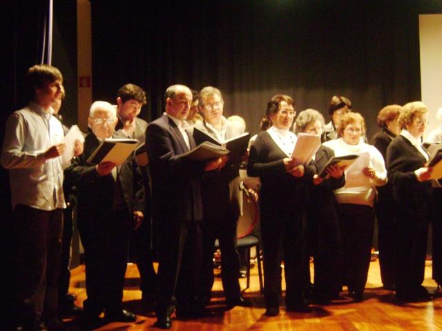 Concerto de Reis anima tarde de chuva em Mesão Frio