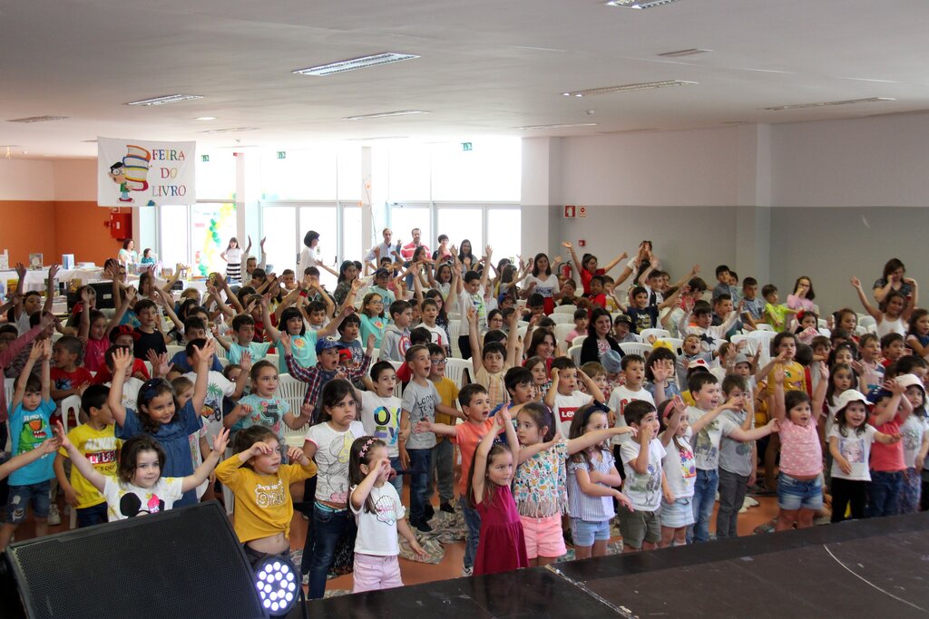 Literatura, dança, música, teatro, pipocas e algodão doce na Feira do Livro de Mesão Frio