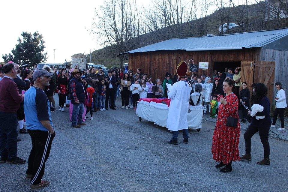 Entrudo de Vila Marim atraiu centenas de foliões