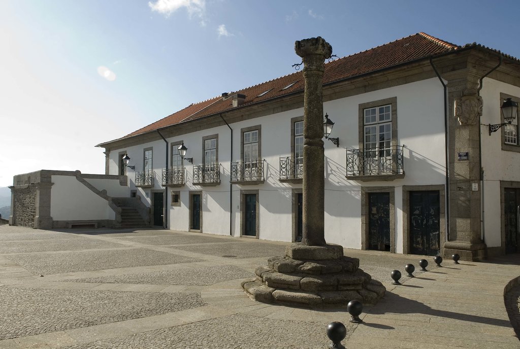 Pelourinho / Casa Vale do Couto | Pillory / Vale do Couto House